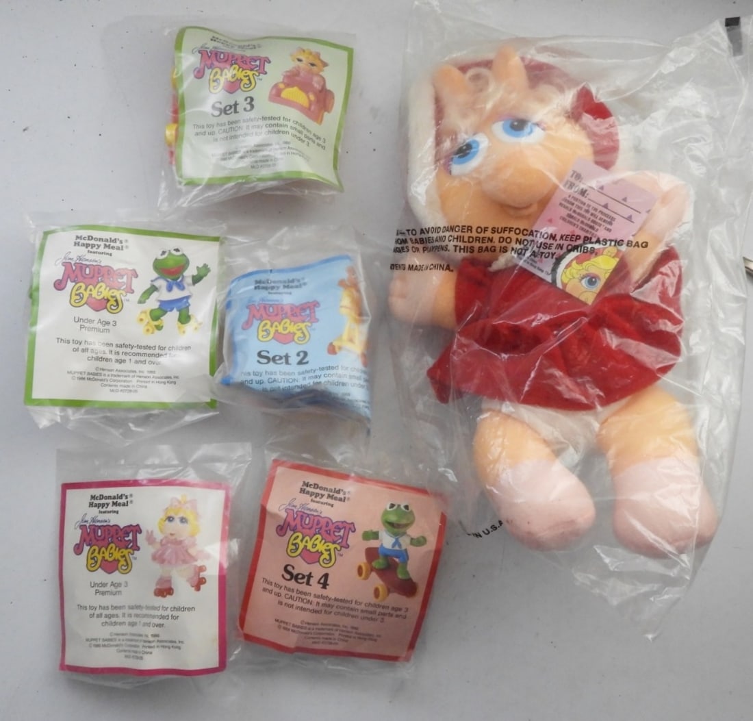 (5) 1986 MUPPET BABIES UNOPENED: MCDONALD'S HAPPY MEAL TOYS, PLUS LARGE MISS PIGGY TOY UNOPENED