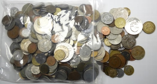 5 POUNDS WORLD FOREIGN COIN & TOKEN LOT