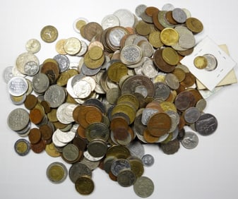 5 POUNDS WORLD FOREIGN COIN & TOKEN LOT