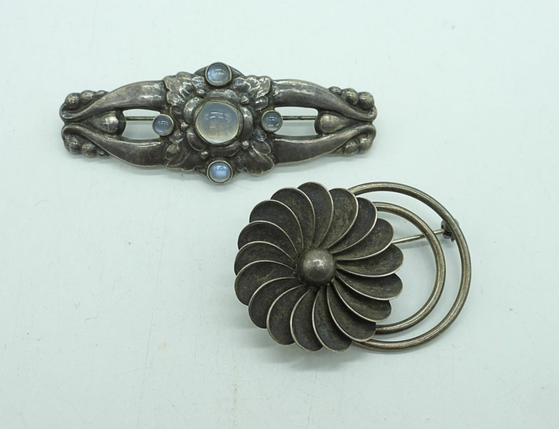 (2) VTG STERLING BROOCHES (1 of 2)