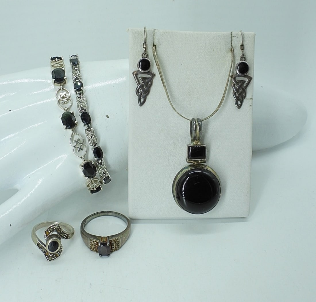 BLACK GEMSTONE STERLING JEWELRY SET (1 of 2)