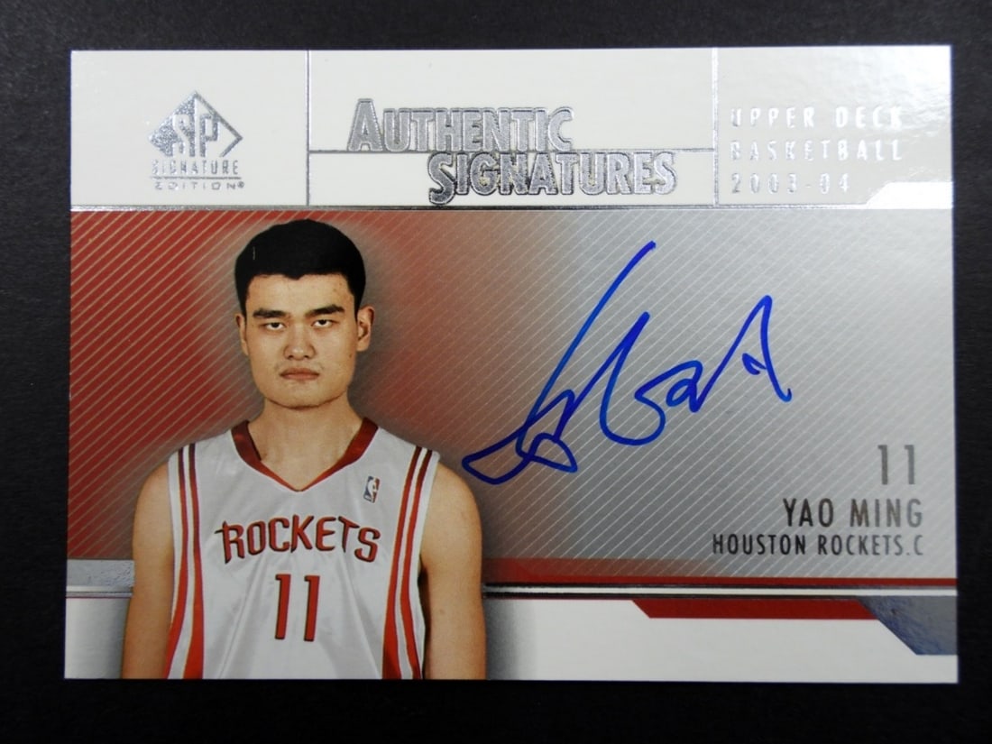(1) 03-04' YAO MING AUTOGRAPH CARD (1 of 2)
