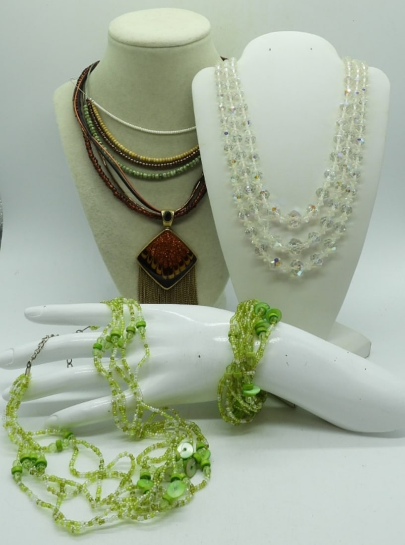 (4) MULTI STRAND VTG FASHION NECKLACES & BRACELET (1 of 3)