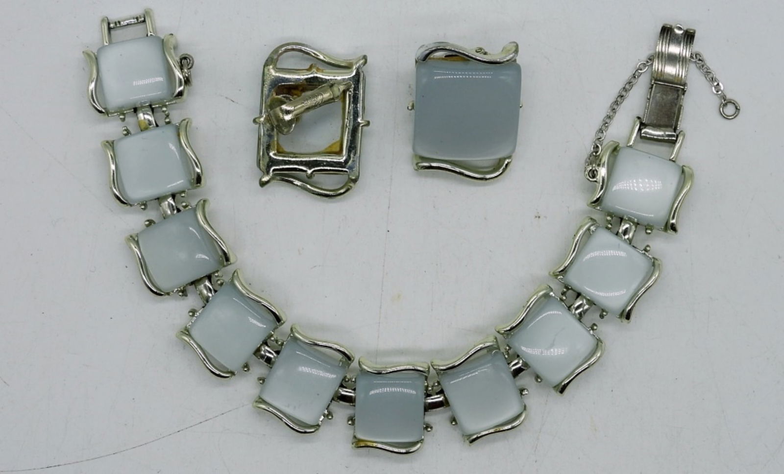 CORO VTG GREY MOONSTONE BRACELET & EARRINGS: VINTAGE CORO GREY "MOONSTONE" BRACELET 7" & EARRINGS 1".
