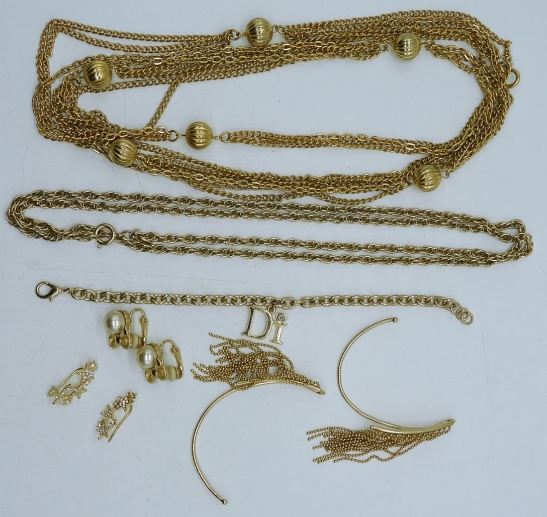 (6) GOLD TONE NECKLACES EARRINGS  & MORE (1 of 1)
