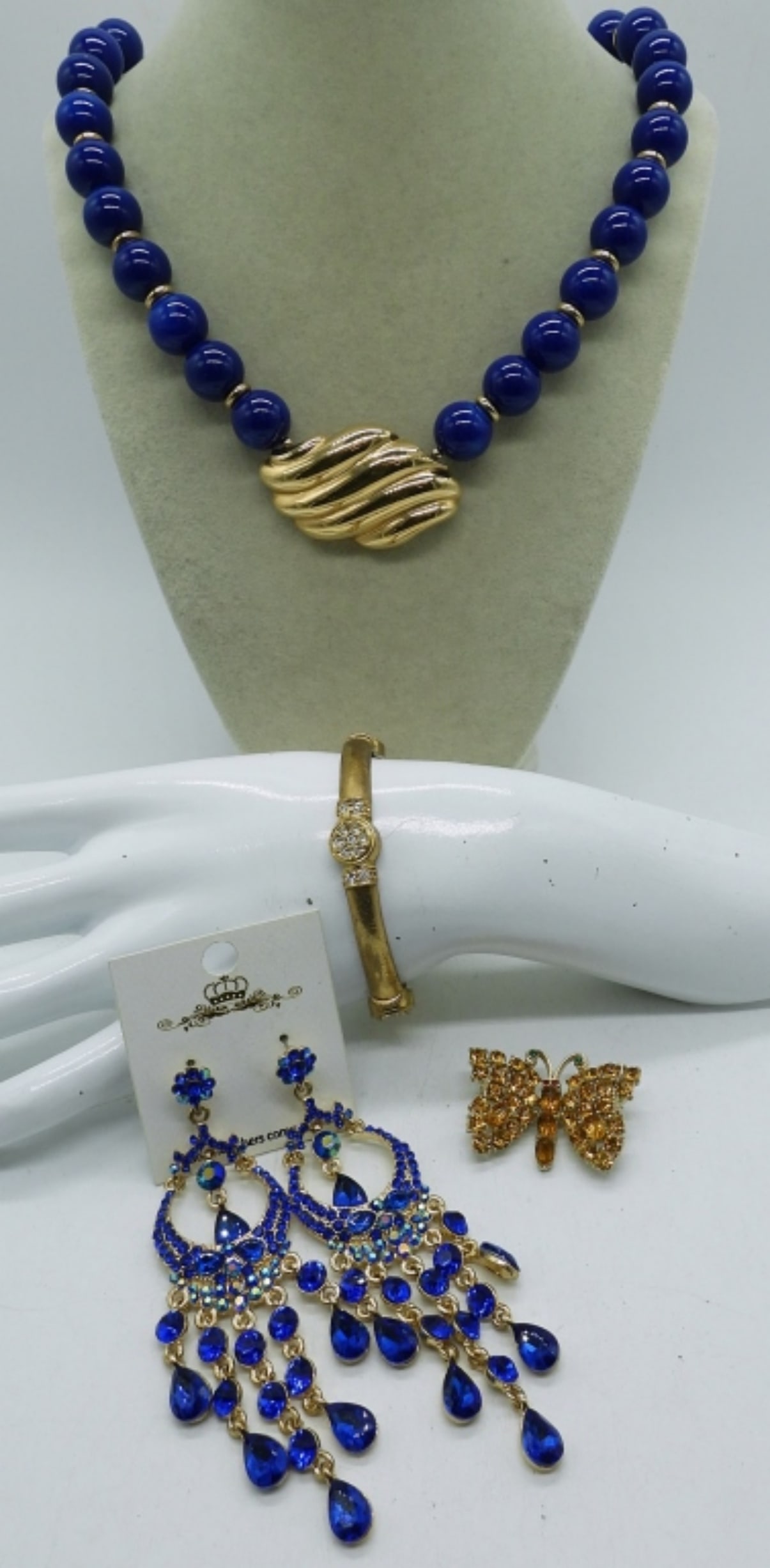 4 PIECE BLUE & GOLD TONE FASHION JEWELRY (1 of 2)