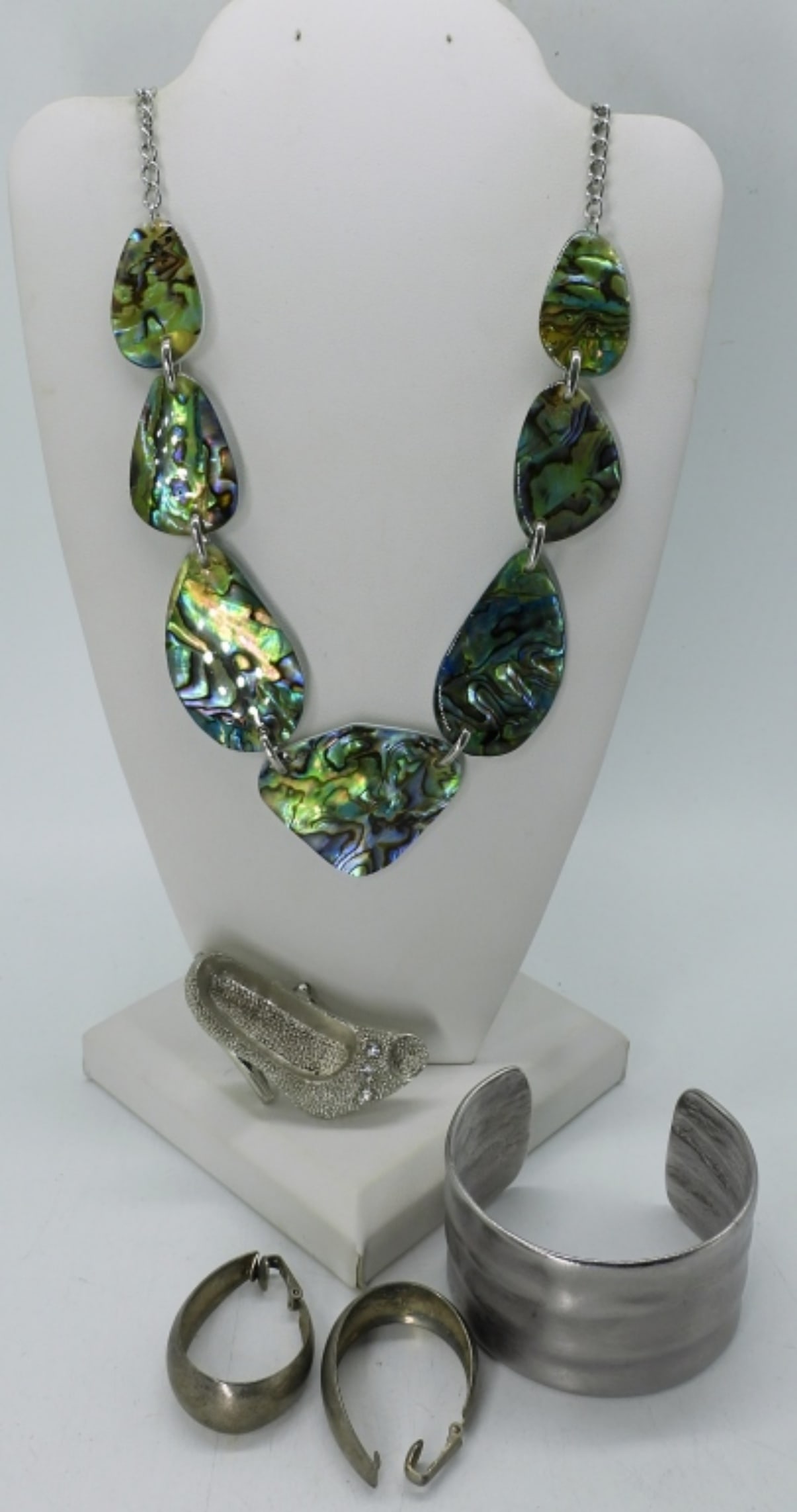 4 PIECE LADIES SILVER TONE FASHION SET, (1 of 1)