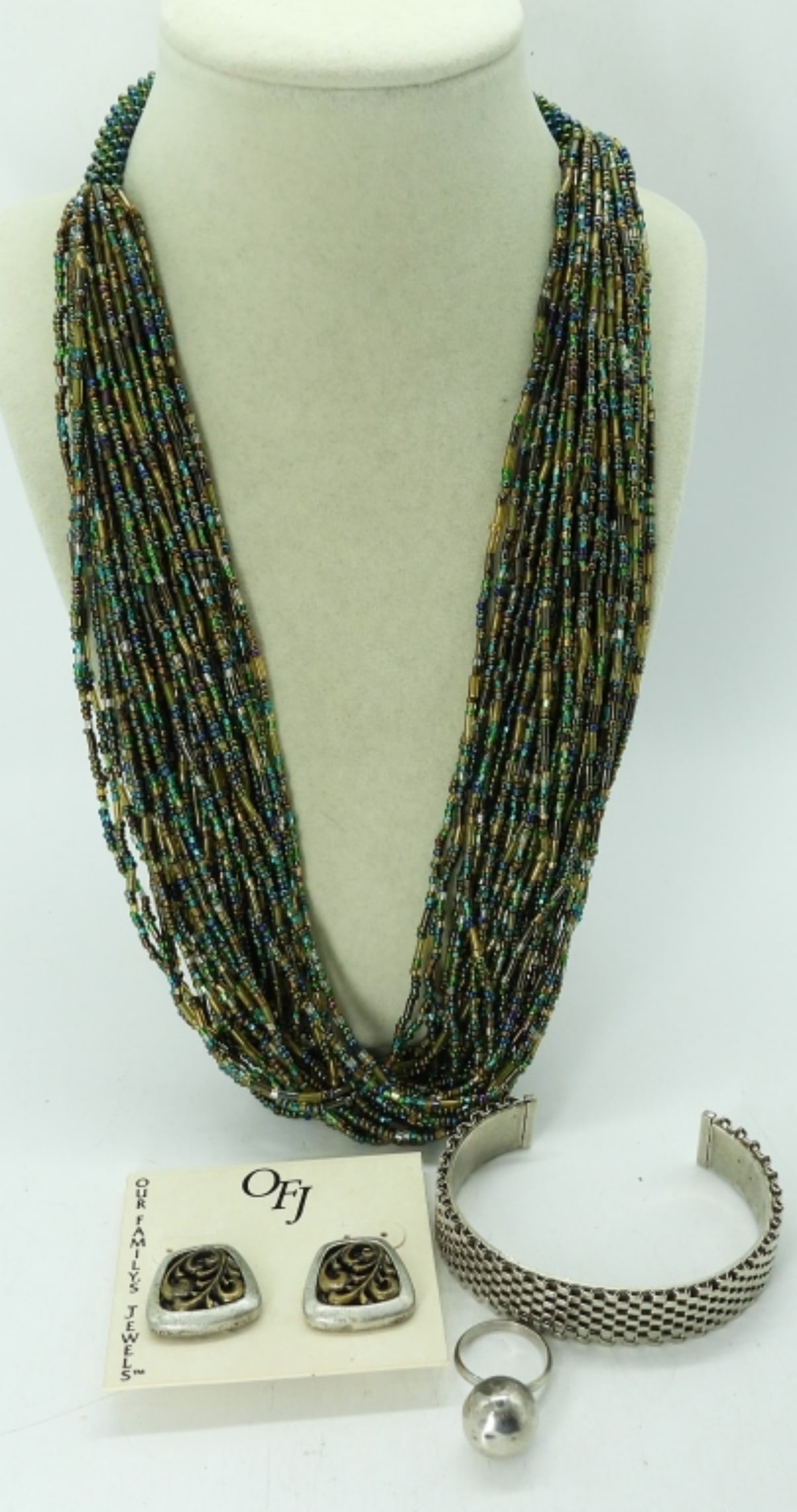 LADIES BEADED NECKLACE & MORE (1 of 2)