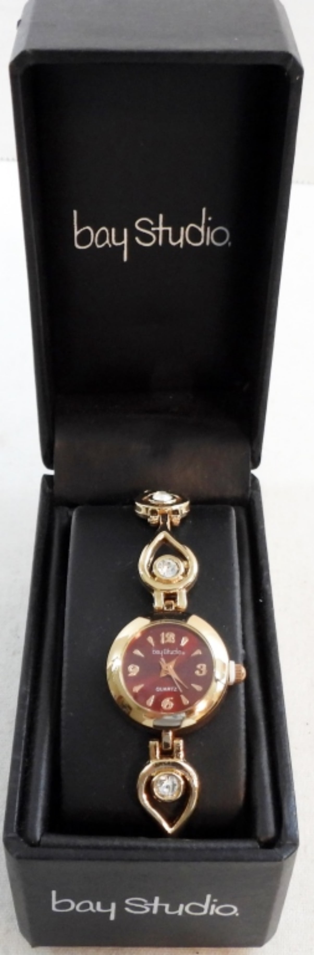 (1)WOMENS BAY STUDIO RED DIAL WATCH (1 of 2)