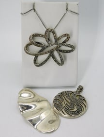 (3) BEAUTIFUL PENDANTS & CHAIN 925