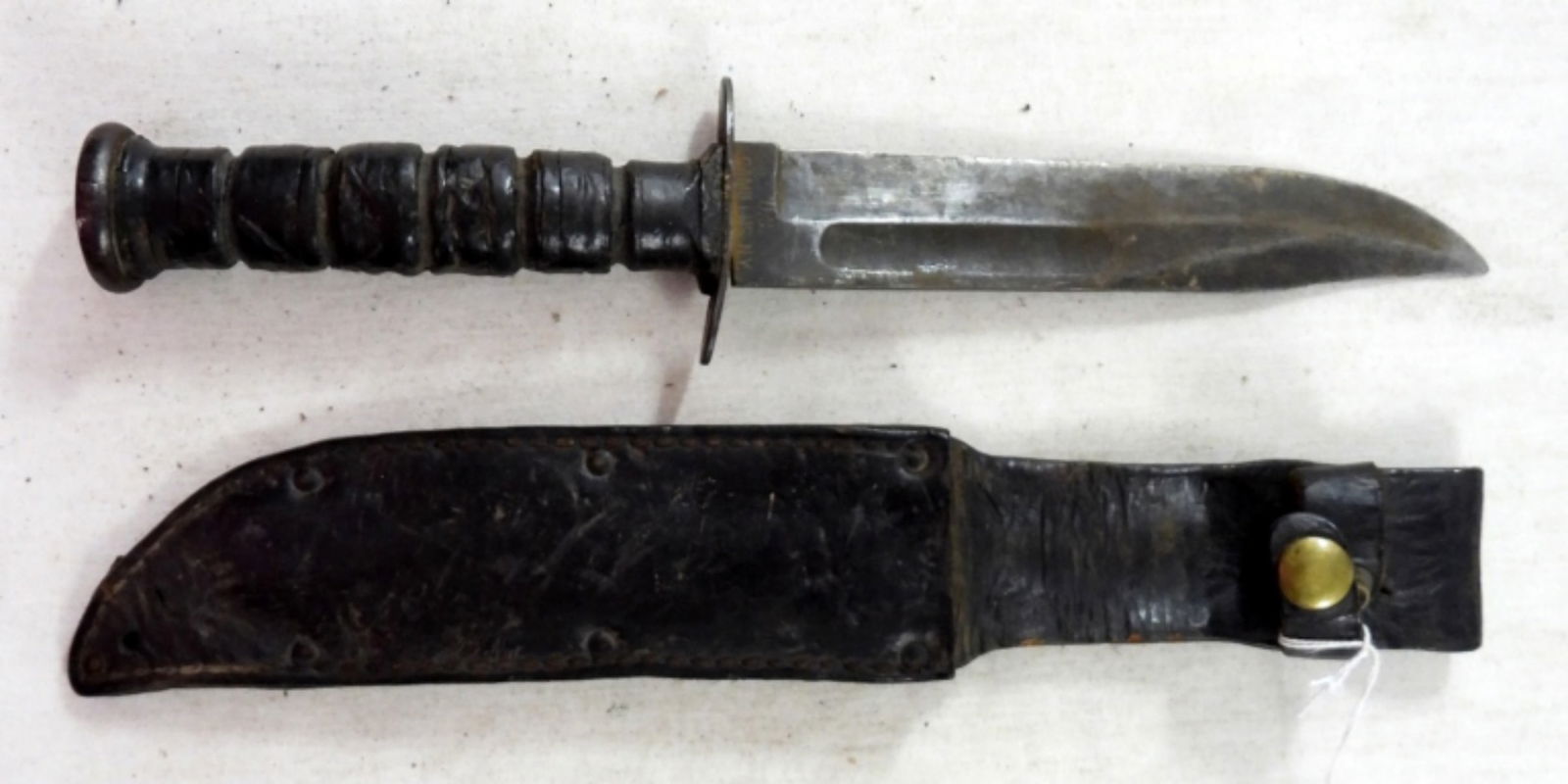 U S CAMILLUS FIGHTING MILITARY KNIFE (1 of 3)