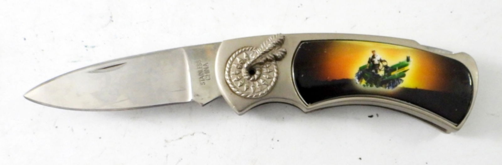 JOHN DEERMAN ON TRACTOR POCKET KNIFE (1 of 3)