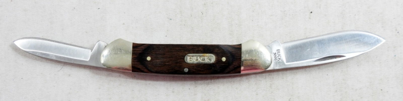 BUCK 2 BLADE CANOE POCKET KNIFE (389E): BUCK 2 BLADE CANOE POCKET KNIFE MODEL # (389E) (2.5" BLADE)