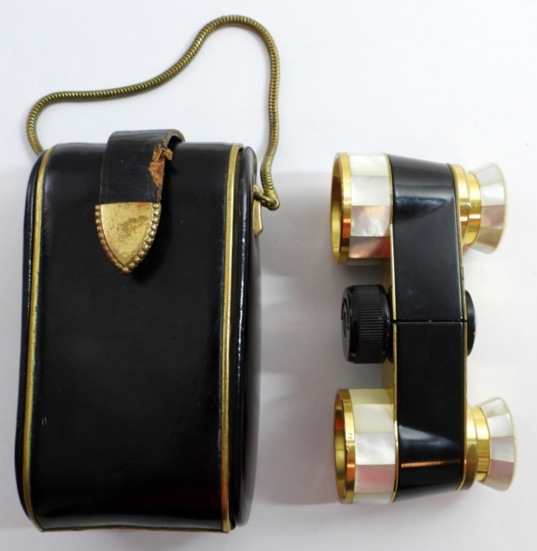 ANTIQUE CARL ZEISE DIADEM BINOCULARS: VINTAGE CARL ZEISE DIADEM BINOCULARS WITH CASE