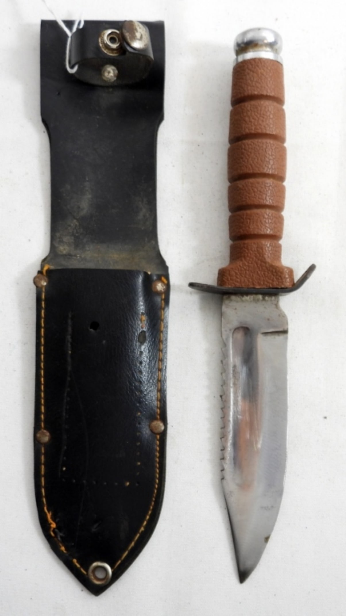 9 1/2" SURVIVAL KNIFE w/SHEATH (1 of 2)
