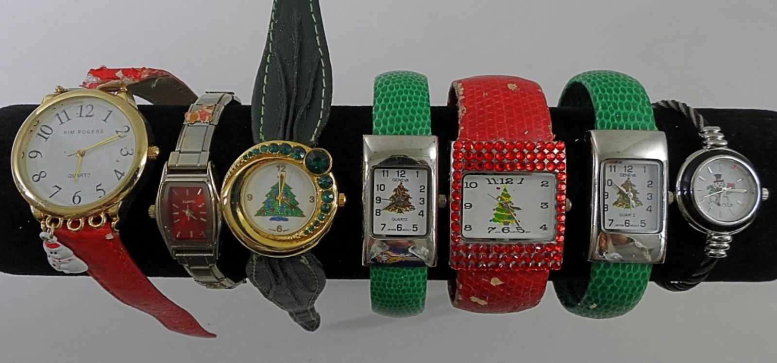 (7) LADIES CHRISTMAS THEME WATCHES (1 of 2)