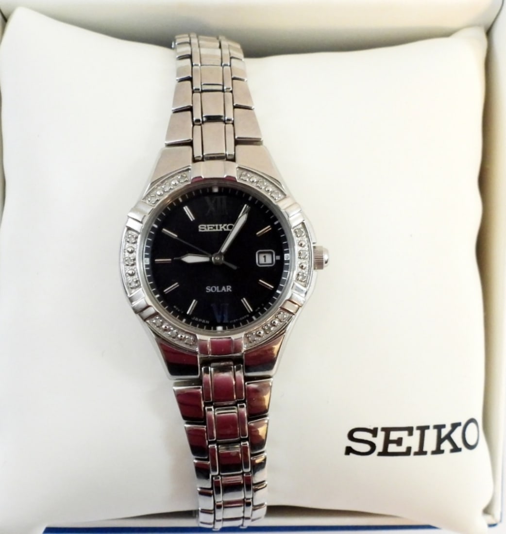 SEIKO SOLAR SWAROVSKI CRYSTAL WATCH (1 of 3)