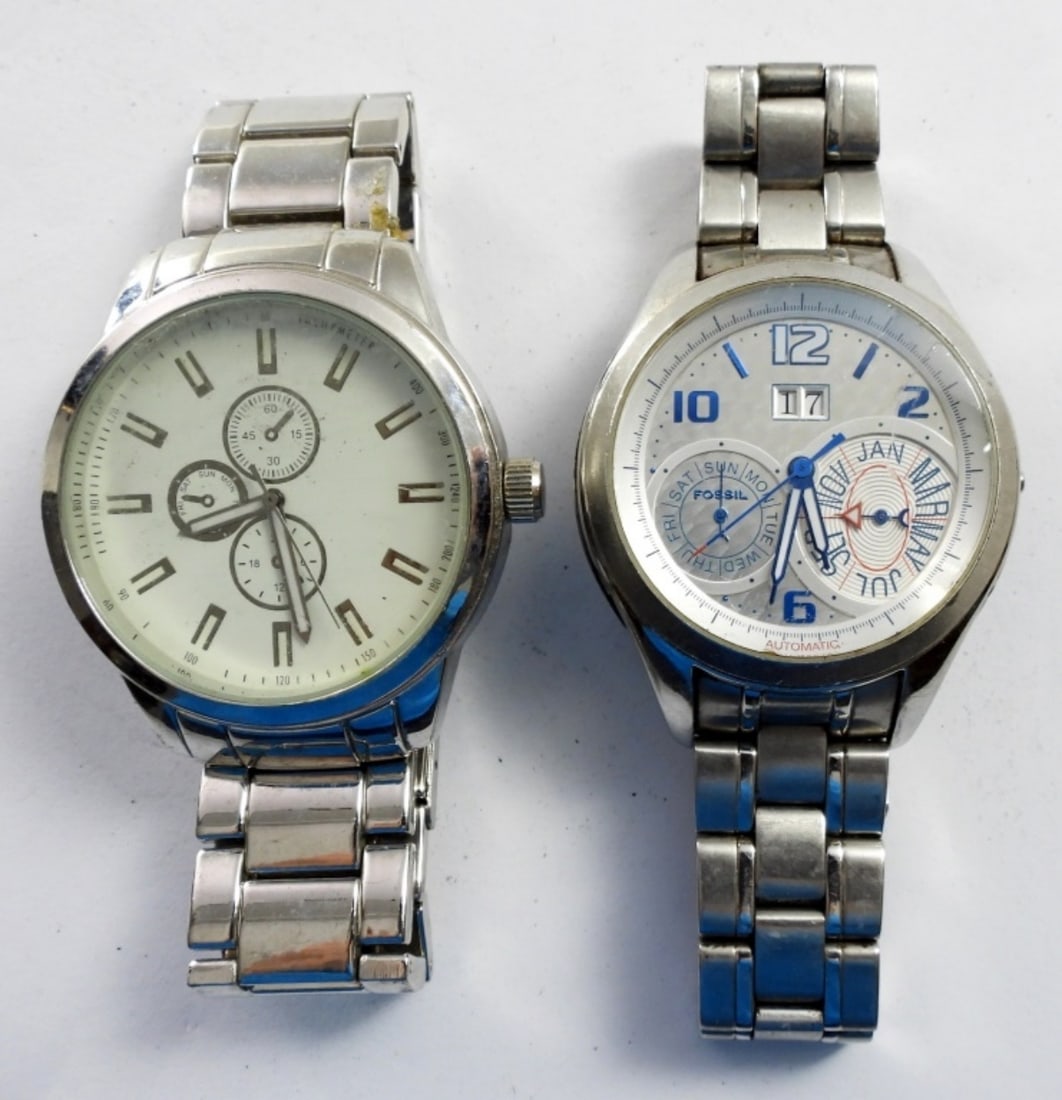 (2) SILVER TONE MEN'S CHRONOGRAPH WATCH (1 of 2)
