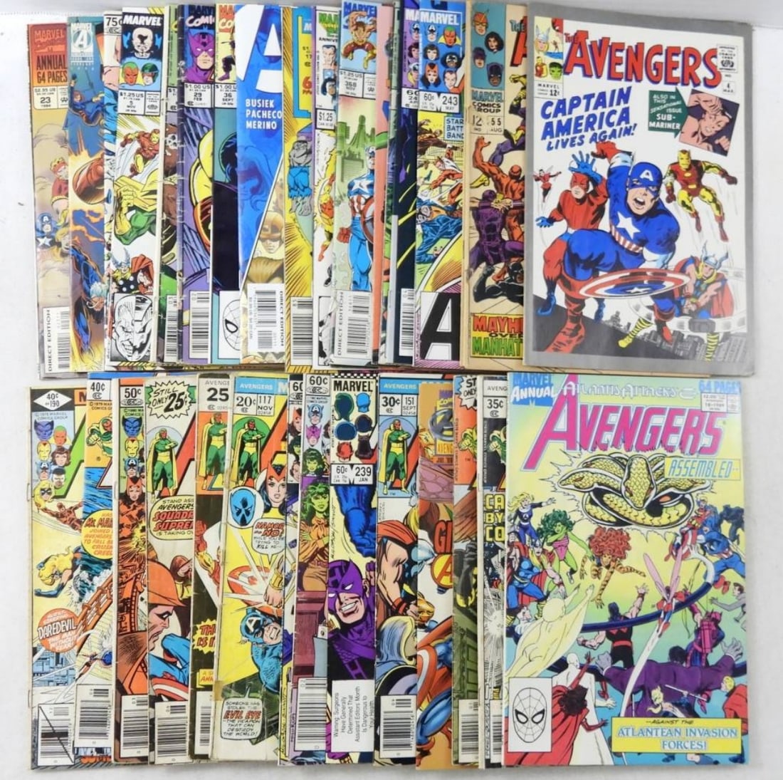 (33) MARVEL THE AVENGERS COMIC LOT (1 of 2)
