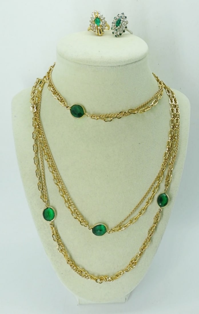 VTG GREEN GEMSTONE RINGS & NECKLACE (1 of 2)