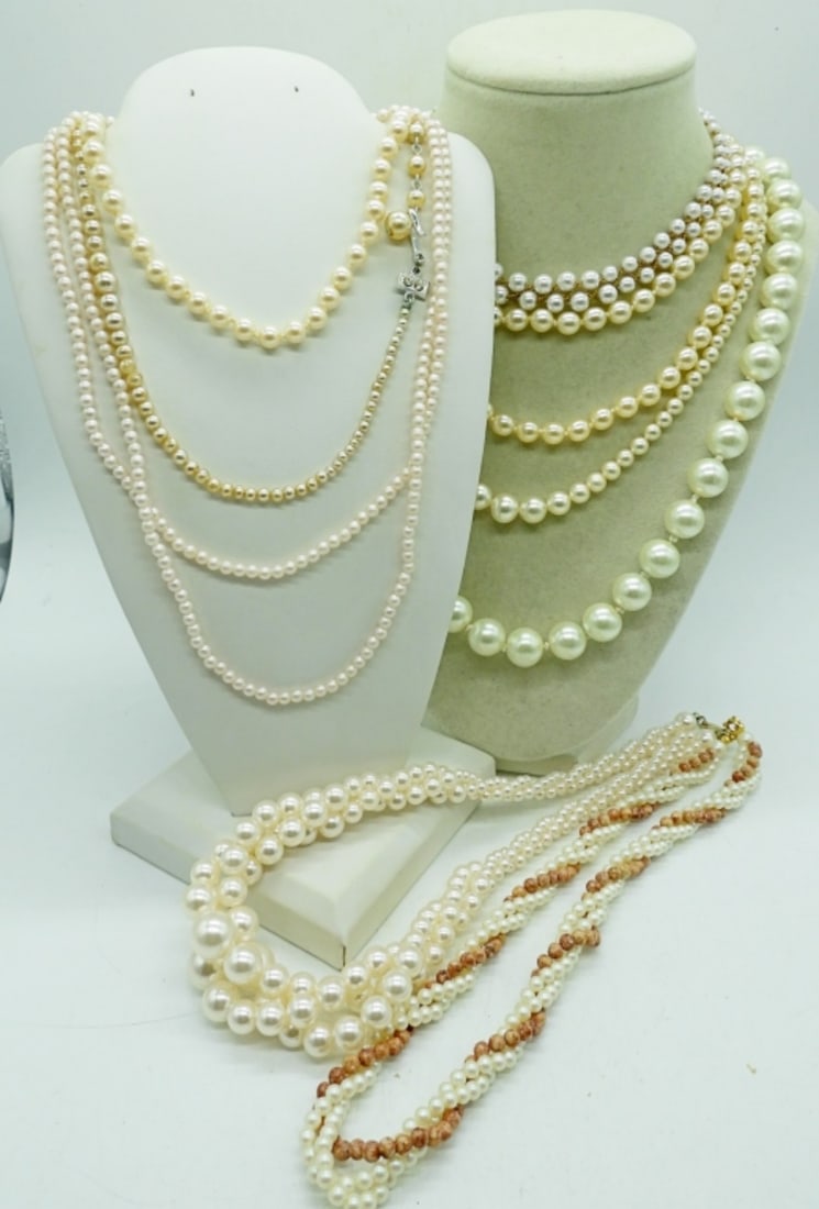 (9) VTG FAUX PEARL NECKLACES: NINE VINTAGE FAUX PEARL NECKLACES, 14-34".