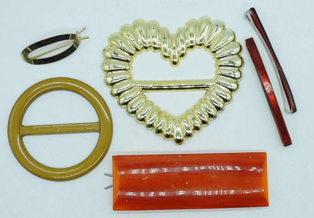 VTG 80'S ACCESSORIES: TWO VINTAGE PLASTIC T-SHIRT /SCARF TIES. FOUR VINTAGE HAIR CLIPS.