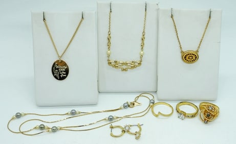 FASHION GOLD TONE NECKLACES & RINGS