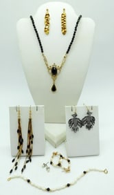 GOLD & BLACK FASHION JEWELRY