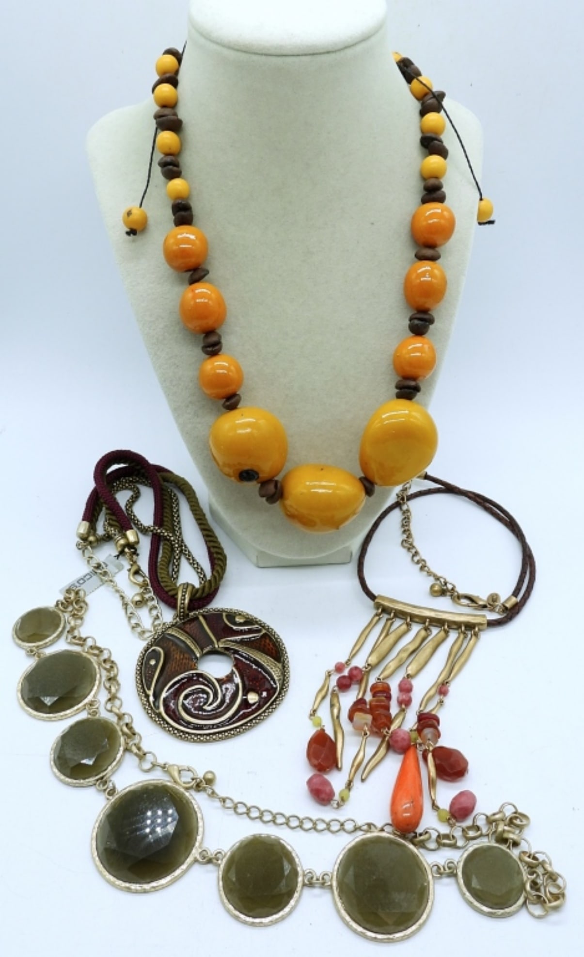 (4) BULKY VTG FASHION NECKLACES (1 of 1)