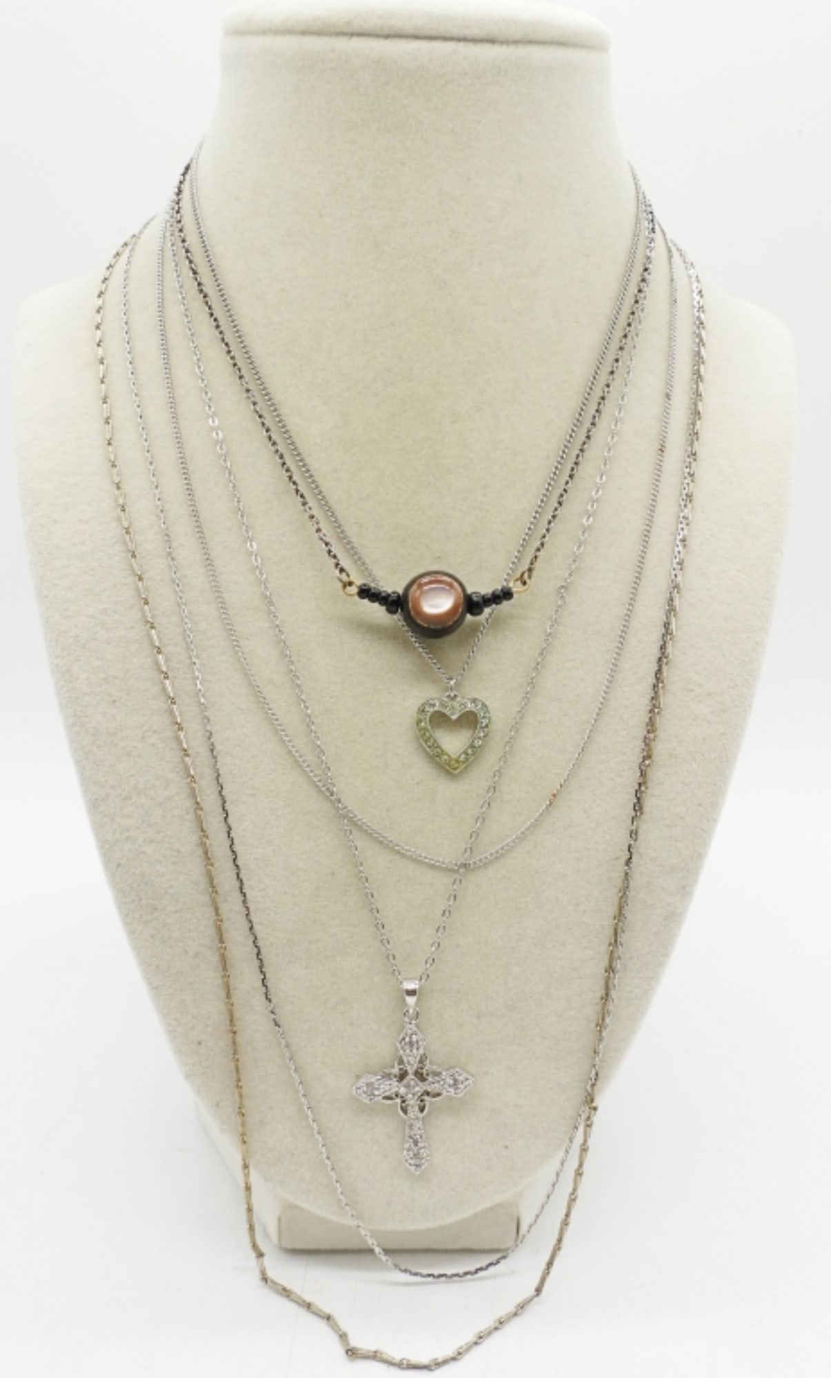 (6) NECKLACES & CHAINS: SIX NECKLACES. 14", 15", 18", 20", 24", 26".