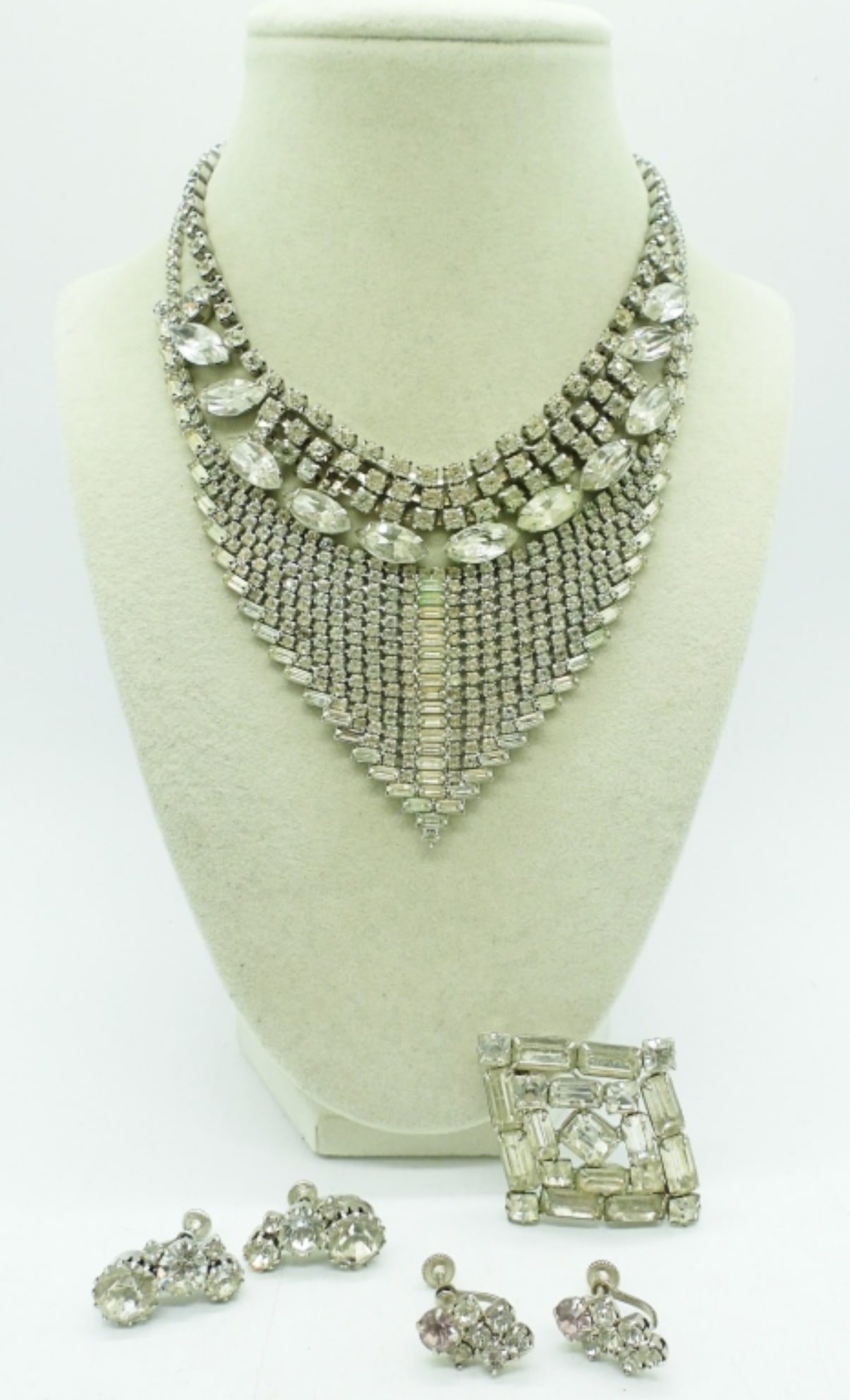 WHITE RHINESTONE SET OF 5 (1 of 5)