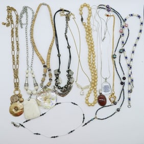 12 VTG FASHION NECKLACES