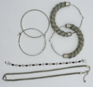 LADIES SILVER TONE NECKLACE AND MORE