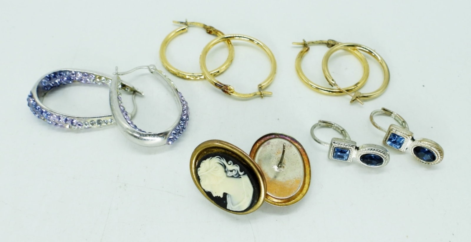 (5) PIERCED EARRINGS - HOOPS & CAMEO: FIVE PAIR OF PIERCED EARRINGS