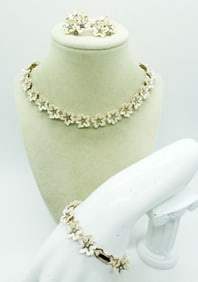 MATCHING 3 PIECE FLOWER VTG SET