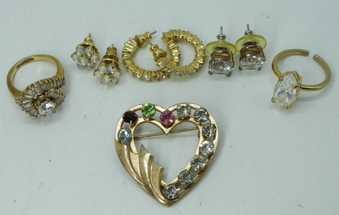 URANIUM GLASS BROOCH & MORE (1 of 2)