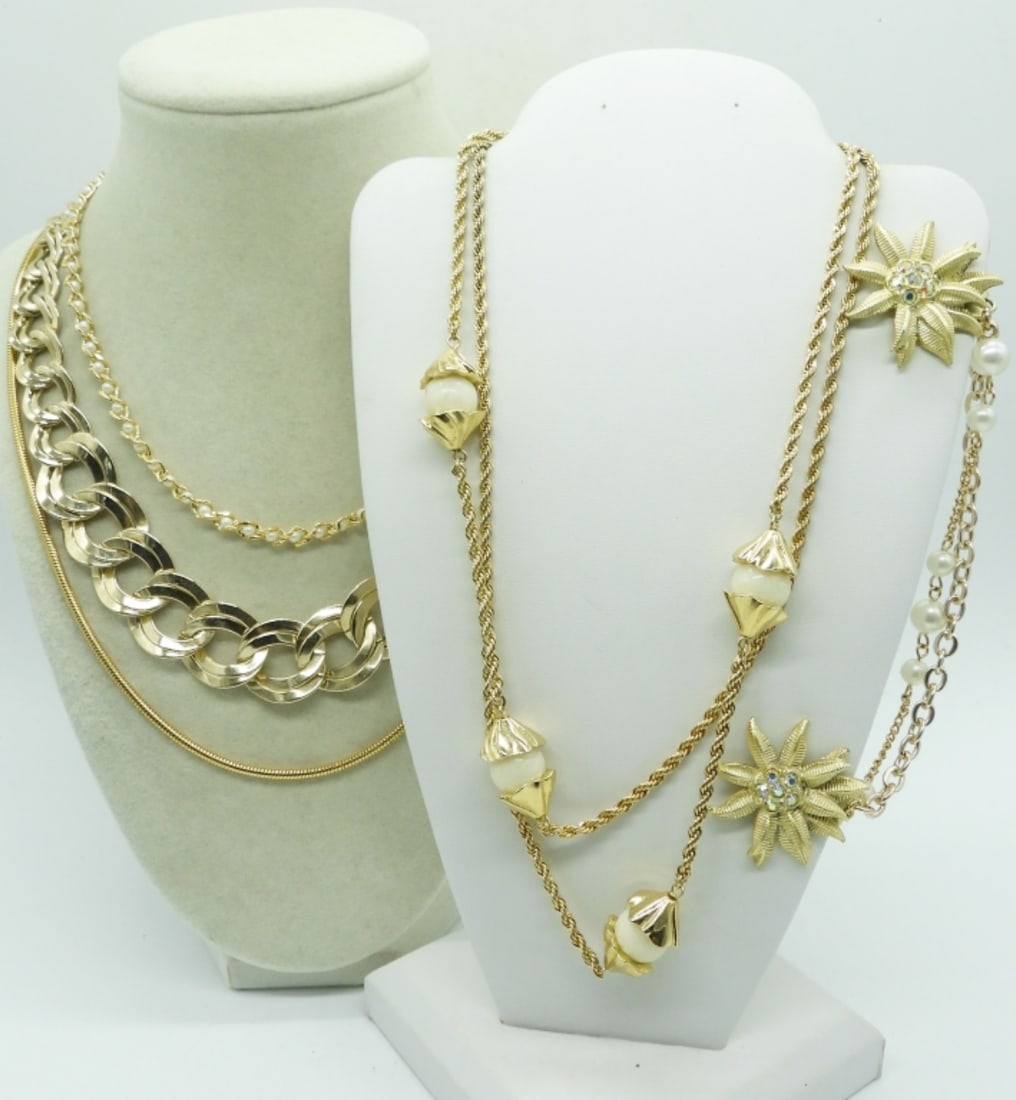 VTG NECKLACES & SWEATER CLIP: FOUR VINTAGE GOLD TONE NECKLACES, 19-36".
