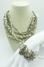 SHINY SILVER TONE NECKLACE BRACELET SET