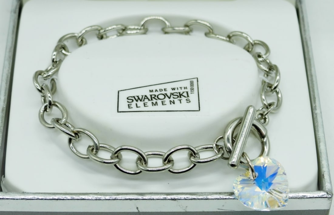 SWAROVSKI ELEMENTS BRACELET (1 of 1)