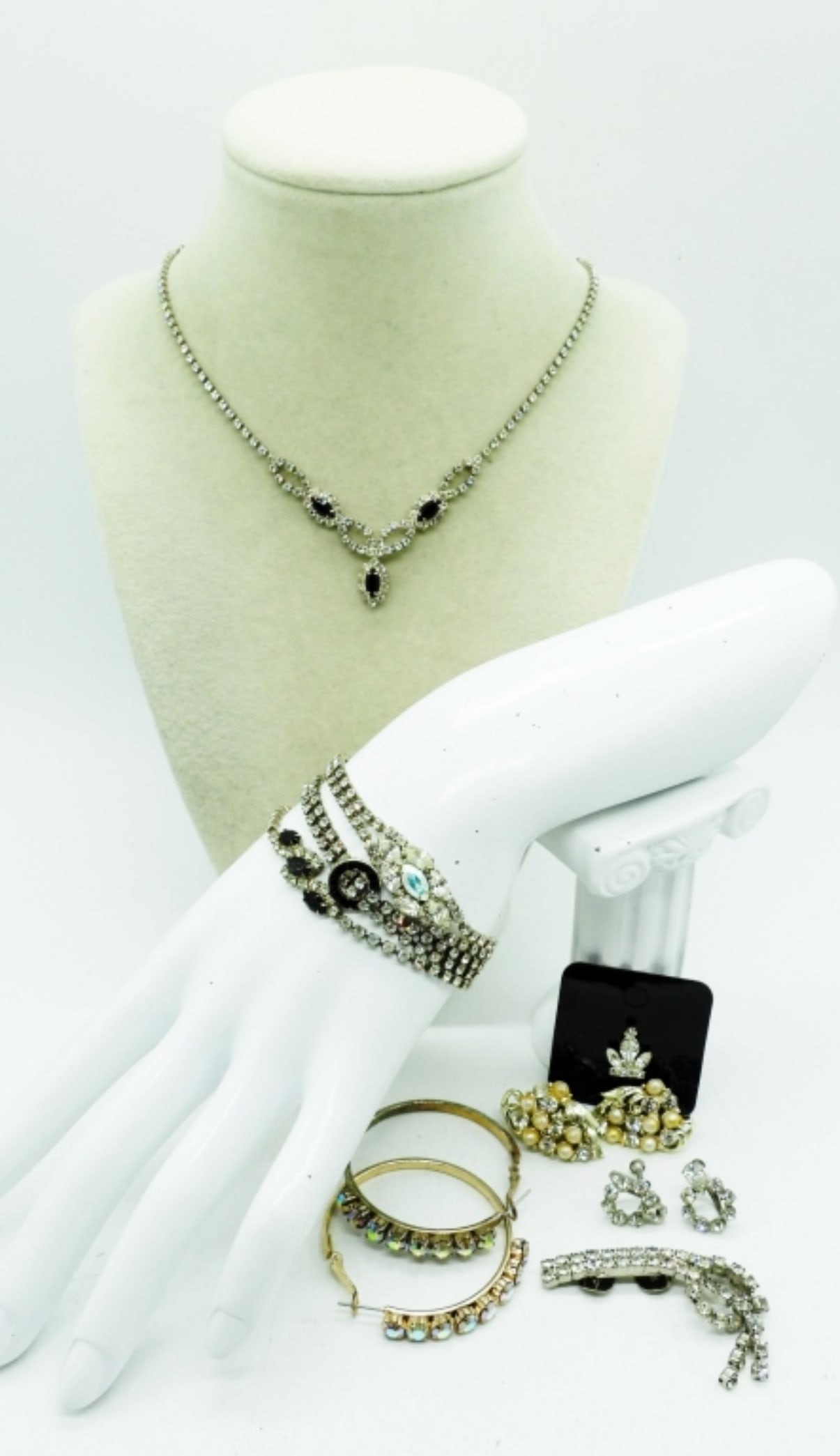 VTG RHINESTONE JEWELRY LOT (1 of 2)