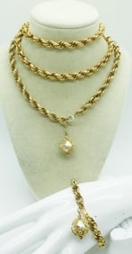 CELEBRITY BRAND GOLD TONE PEARL SET