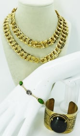 BEAUTIFUL WIDE BANGLE & MATCHING PIECES