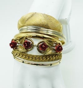 (6) GOLD TONE FASHION NECKLACES