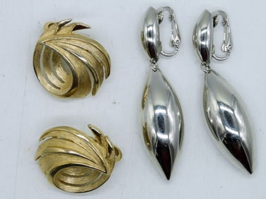 2 PAIR OF VTG TRIFARI CLIP ON EARRINGS