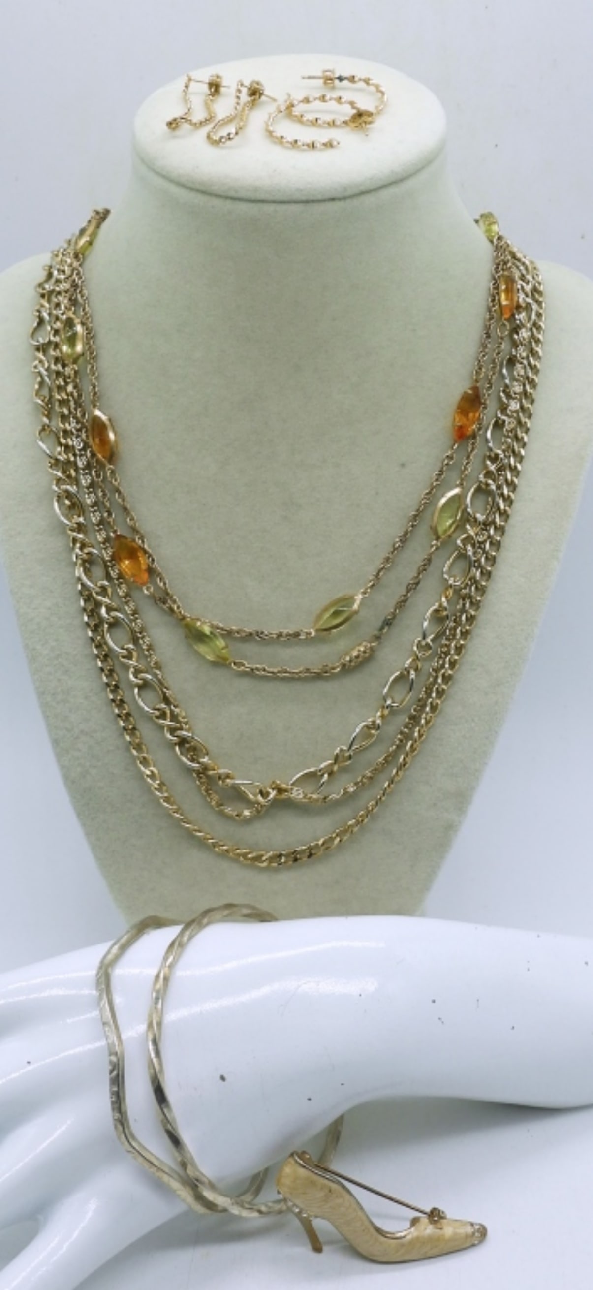 (6) PIECE GOLD TONE FASHION JEWELRY SET (1 of 2)