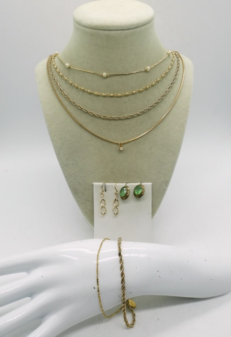 VTG FASHION EARRINGS NECKLACES & MORE: TWO PAIR OF PIERCED EARRINGS, FOUR NECKLACES 22, 23, 24, 37 INCHES. TWO BRACELETS 7.5".