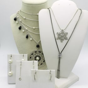 4 FASHION NECKLACES 3 FASHION EARRINGS