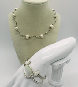 NATURAL WHITE GEMSTONE SET