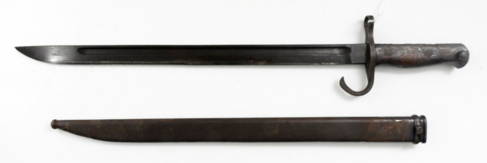 VINTAGE BAYONET WOOD HANDLE w/ (1 of 2)