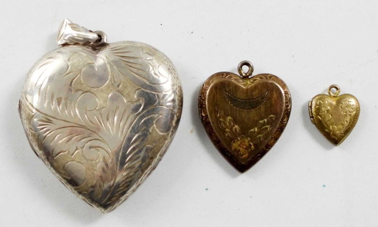 HEART LOCKET 925 STERLING ETCHED LOT: (2) GOLD TONED - (14 DWT)